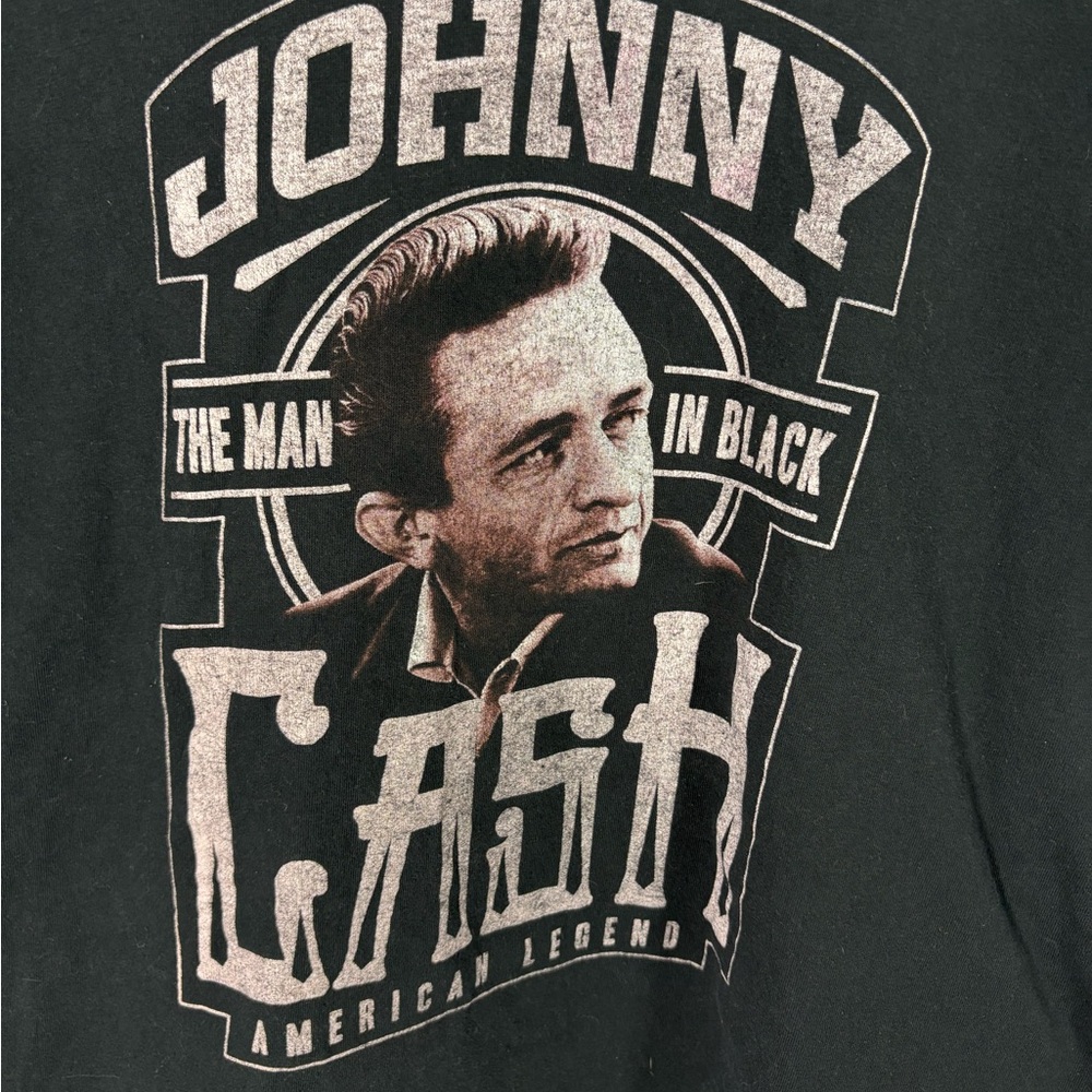 Johnny Cash “Man in Black” Graphic Tee Black Distressed Look - Picture 2 of 5